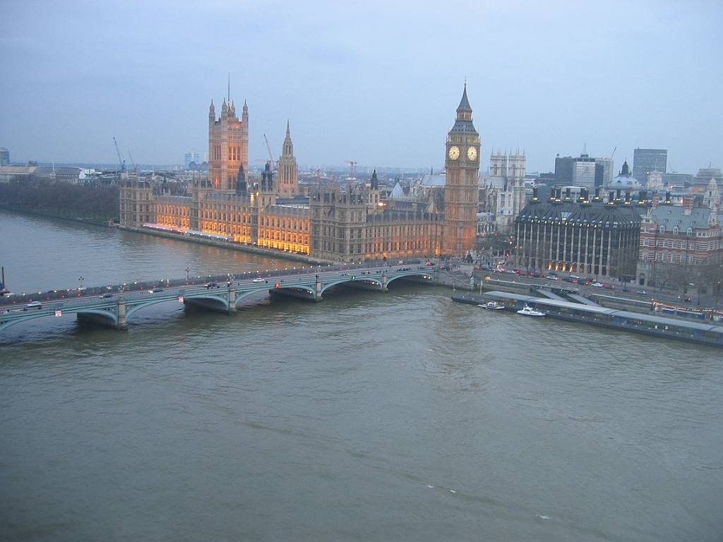 087 Dans London Eye Wheel - Tamise et Parlement.jpg